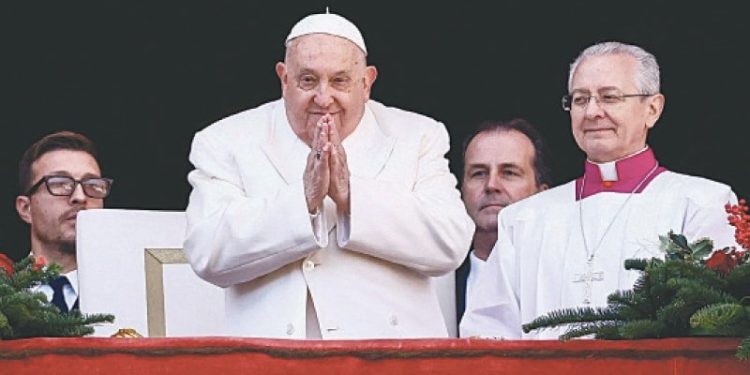 Pope calls for ‘arms to be silenced’ in Christmas appeal