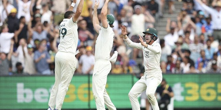 Australia win Test thriller to lead series after late India collapse
