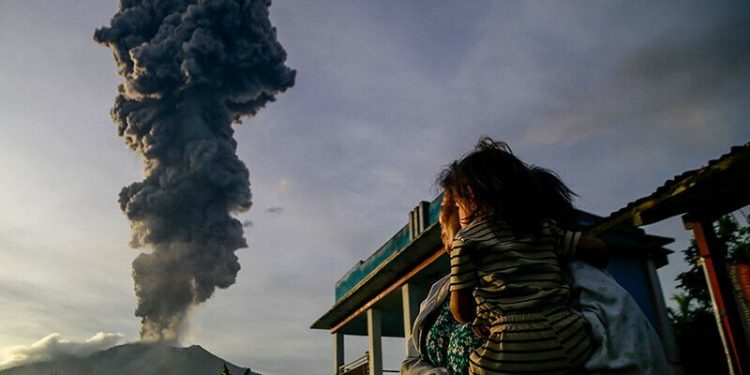 Thousands to be evacuated after Mount Ibu eruption in Indonesia