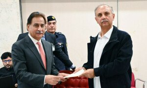 Govt wants lawmakers, not judges, to review May 9, Nov 26 events