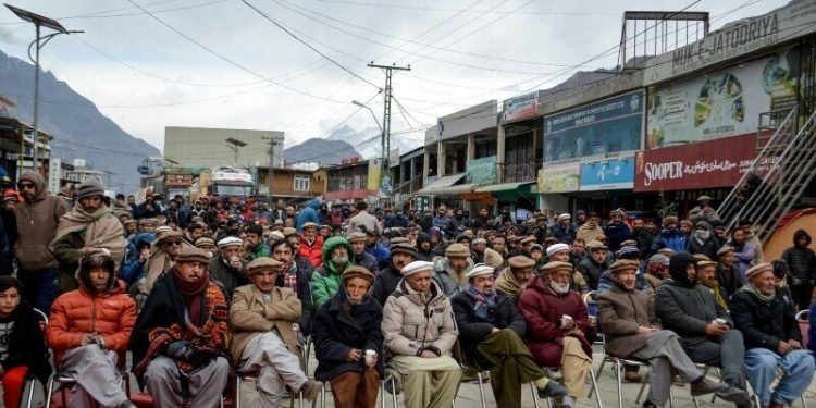 Pak-China trade suspended as protest on KKH against power outages in Hunza continue