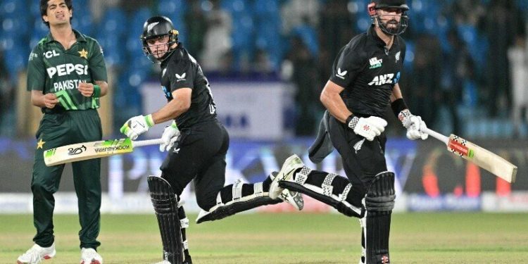 Clinical New Zealand thump Pakistan to win tri-nations final