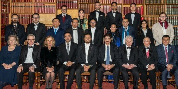Sindh govt, OPP introduce two scholarships at Oxford University