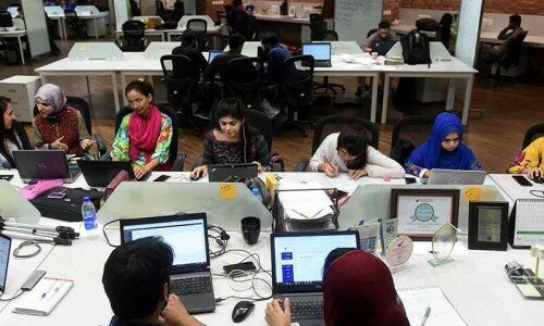 Local IT firms sign deals in Riyadh