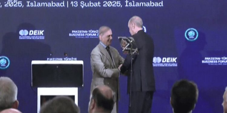 Pakistan, Turkiye pledge to achieve $5bn bilateral trade target