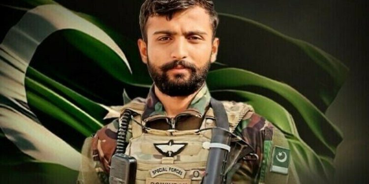 Soldier martyred in Dera, militants ‘occupy’ abandoned Bannu post