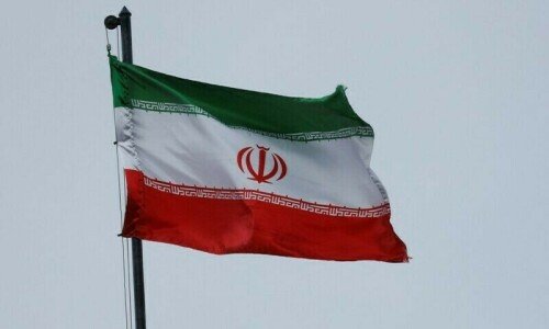 Iran unveils missile systems on strategic Gulf islands