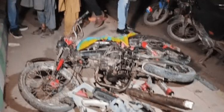 Reckless driving claims life of another couple on Karachi’s Sharea Faisal