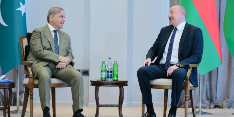 Pakistan, Azerbaijan vow to grow ties through investment