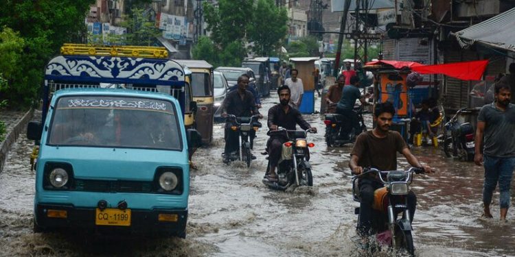 Heavy downpour, urban flooding forecast in Sindh until Sunday: Met Office