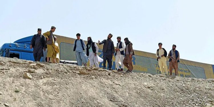 Afghanistan bus crash kills 25, injures 27: authorities