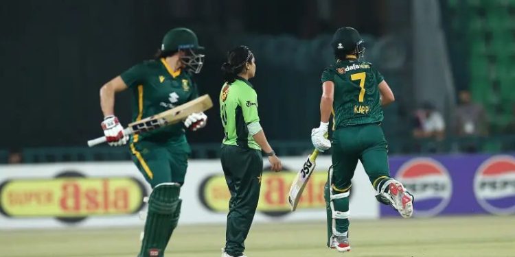 South Africa sail to victory against Pakistan by 8 wickets in pre-World Cup encounter