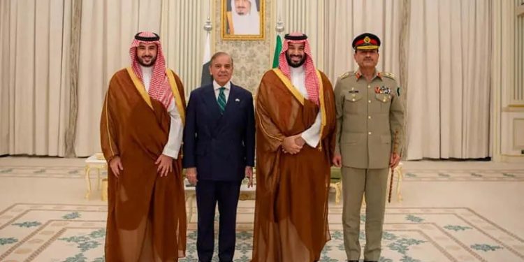 Pakistan and Saudi Arabia sign defence pact pledging joint response to aggression
