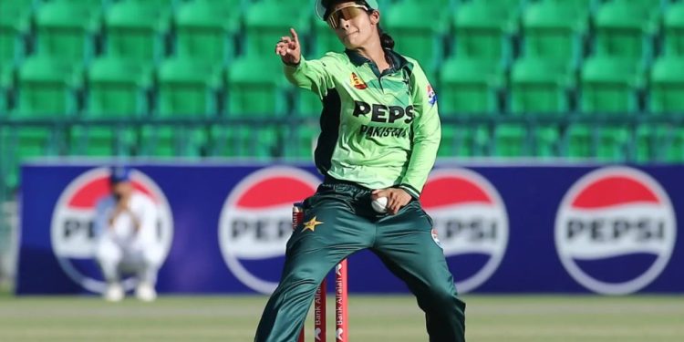 Nashra-inspired Pakistan women make easy work of South Africa in final pre-World Cup ODI