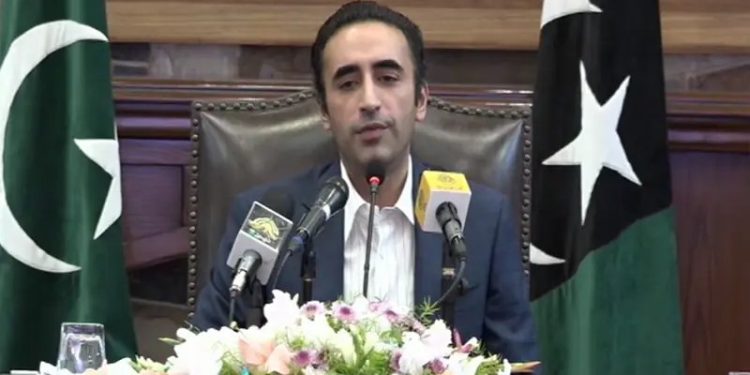 Maryam accuses PPP of ‘politicising’ floods as Bilawal insists BISP ‘sole method’ for providing relief