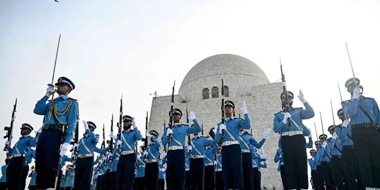 Civil, military leadership pay tributes to soldiers and martyrs as nation observes 60th Defence Day