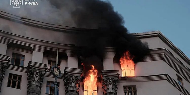 Russia hits Ukraine govt offices in war’s biggest air attack