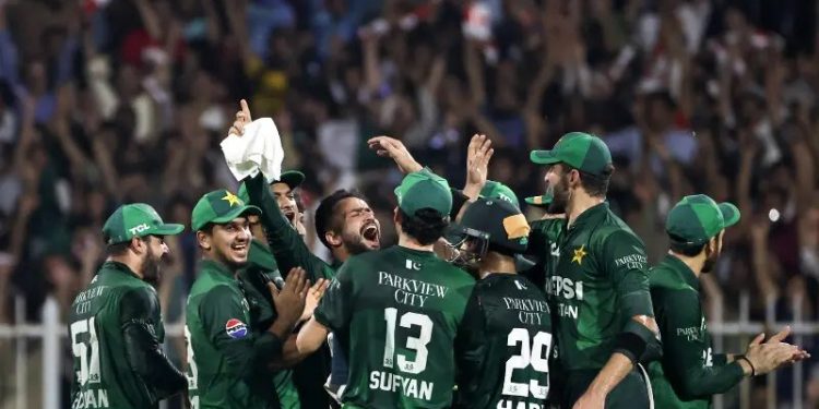 Nawaz hat-trick bamboozles Afghanistan as Pakistan win tri-series final by 75 runs