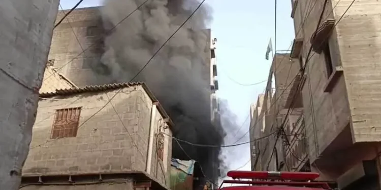 No casualties reported as fire doused at factory in Karachi’s Liaquatabad: rescue service