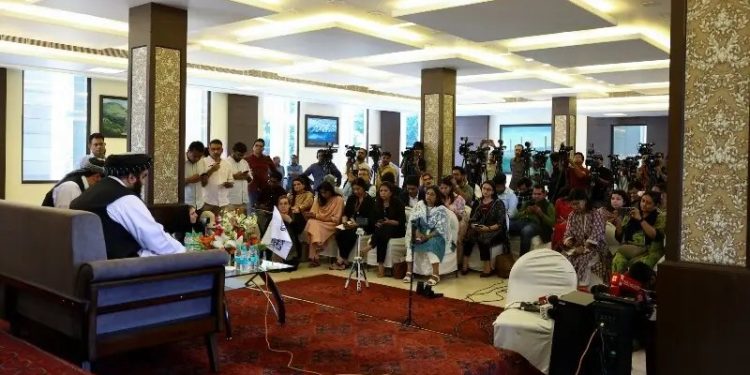 Women ‘in the front row’ after outrage over Muttaqi’s presser