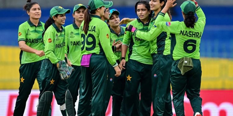 India hand Pakistan second successive defeat at Women’s World Cup with 88-run victory