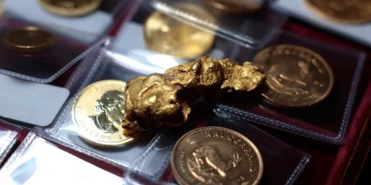 Gold tops $4,000 for first time as traders pile into safe haven
