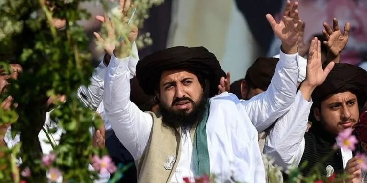 Clashes break out in Lahore after raid on TLP HQ goes awry