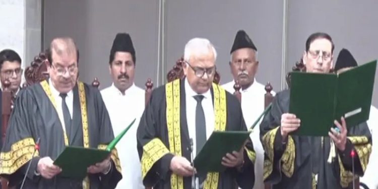 2 more judges of Federal Constitutional Court sworn in