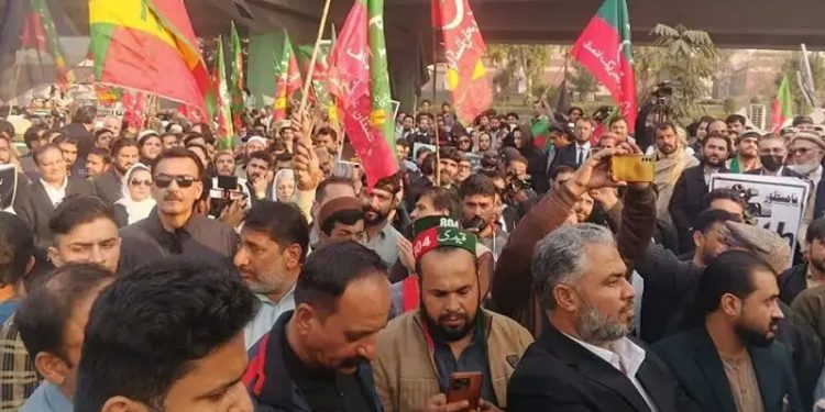 Mobilisation drive in Sindh against 27th Amendment