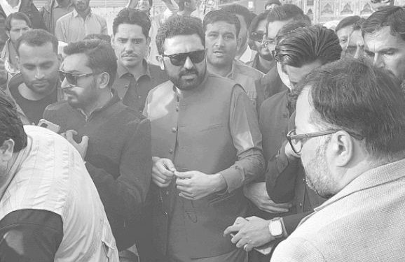 Govt & PTI men assure ‘all well with Imran’