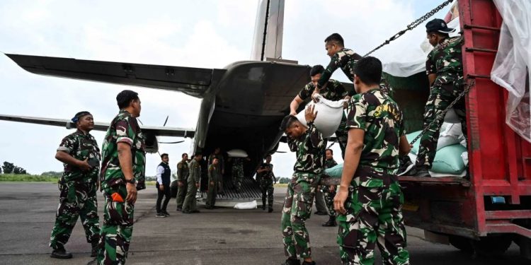 Indonesia flood death toll passes 1,000: rescuers