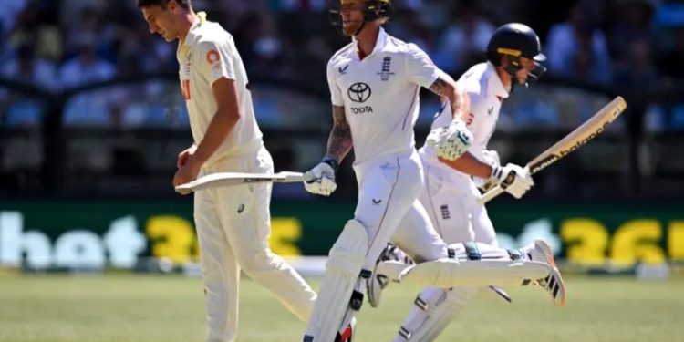 England Ashes dreams on life-support as Australia rip through batting