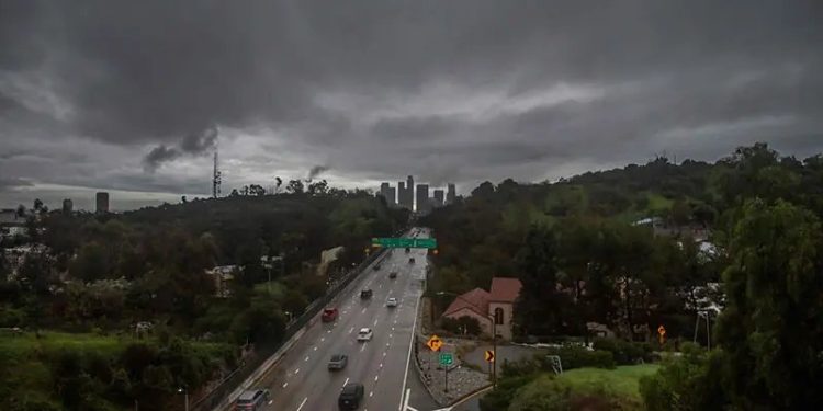 Heavy rain, flash floods hit southern California