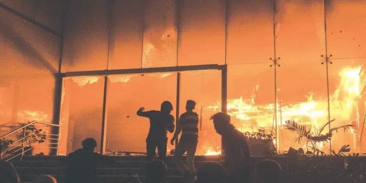 PFUJ condemns violence, arson, vandalism targeting media houses in Bangladesh during recent protests