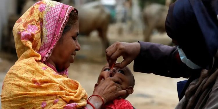 Decline in polio cases in Pakistan during 2025 even as 800,000 children missed in year’s last campaign