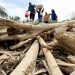 Starvation fears as flood toll passes 900 in Indonesia