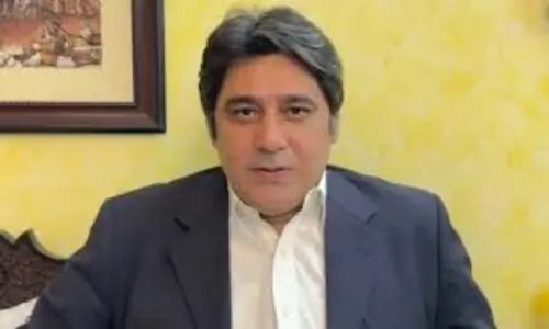 1 injured after unknown assailants open fire on Senator Khurram Zeeshan’s in-laws’ home in Peshawar