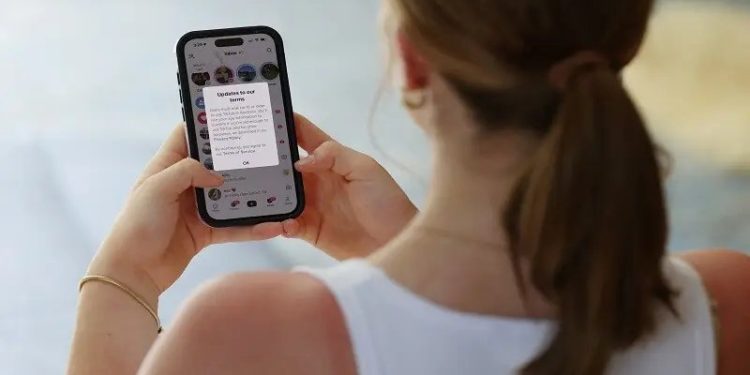 Australia begins enforcing world-first teen social media ban
