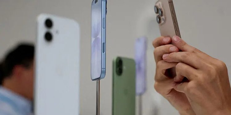Apple chooses Google’s Gemini AI to power Siri assistant