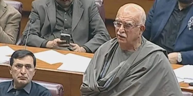 In first speech as NA opposition leader, Achakzai vows ‘unconditional support’ for strengthening house