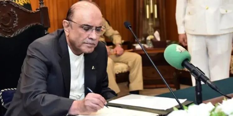 President Zardari confirms 27 judges of Sindh, Lahore and Peshawar high courts as permanent