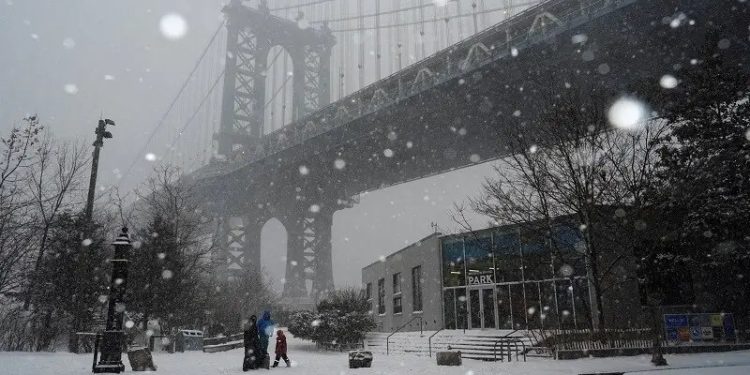 Winter storm grips much of US in snow, ice, Arctic cold