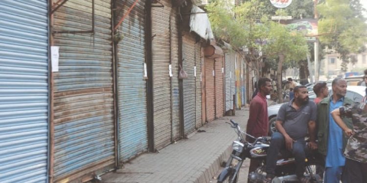 More markets, shops sealed across Karachi as drive against ‘encroachments’ continues