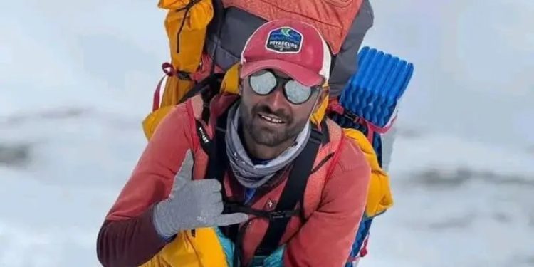 Mountaineer falls to death in Hunza