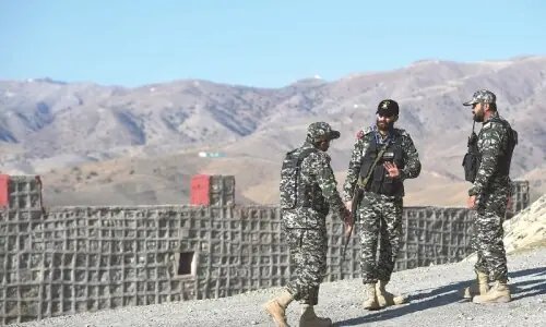 Security forces retaliate ‘vigorously’ after Afghan Taliban open fire in KP’s Bajaur sector: sources