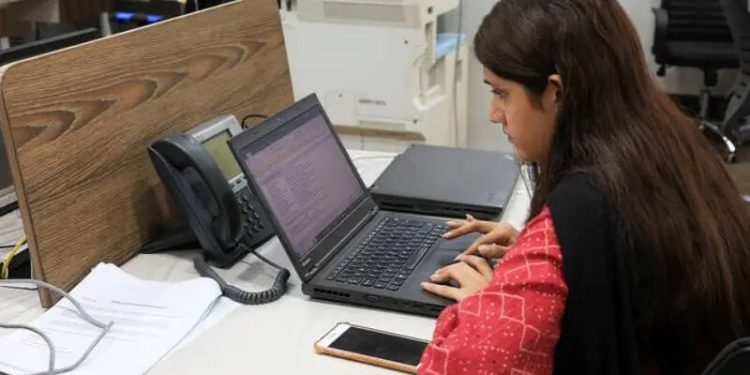 Pakistani freelancers outearn regional rivals