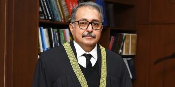 Superior courts should issue directions to high courts for swiftly deciding pending cases sparingly, FCC rules