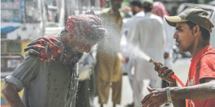 Karachi sizzles as feels-like temperature climbs to 54°C